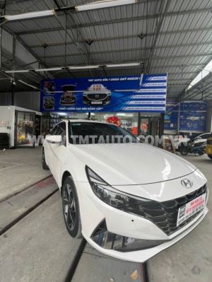 Xe Hyundai Elantra 2.0 AT Cao cấp 2022