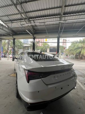 Xe Hyundai Elantra 2.0 AT Cao cấp 2022