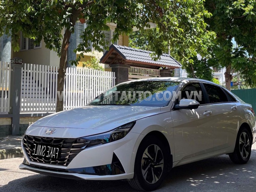 Hyundai Elantra 1.6 AT Đặc biệt 2023