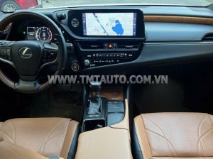 Xe Lexus ES 250 2022