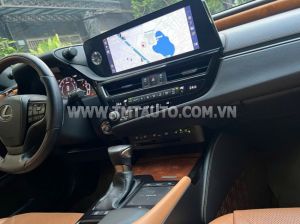 Xe Lexus ES 250 2022