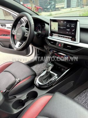 Xe Kia K3 Premium 2.0 AT 2024