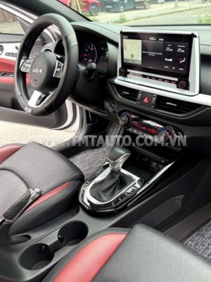 Xe Kia K3 Premium 2.0 AT 2024