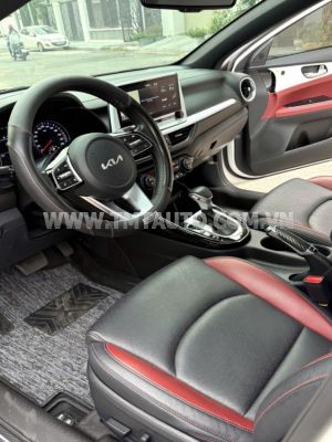 Xe Kia K3 Premium 2.0 AT 2024